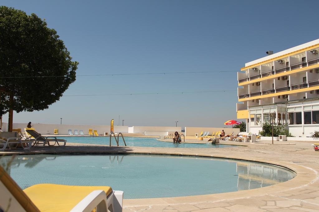 Mh Peniche Hotel Bagian luar foto